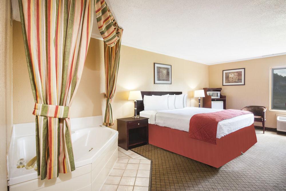 Red Roof Inn Ashtabula - Austinburg Esterno foto